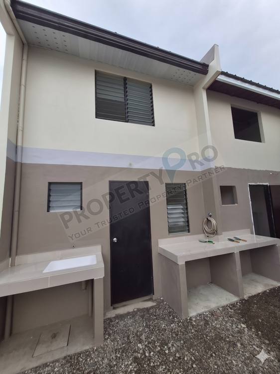 Deca Homes Granada Premium unit photo 3