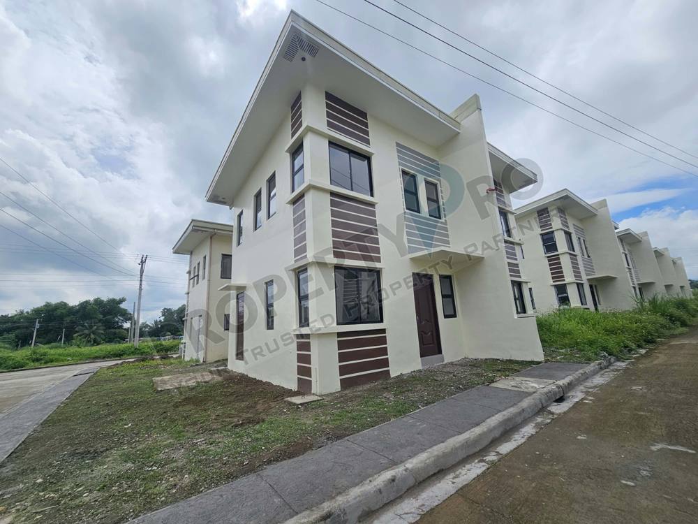 Vista Alegre Homes Two storey duplex photo 1